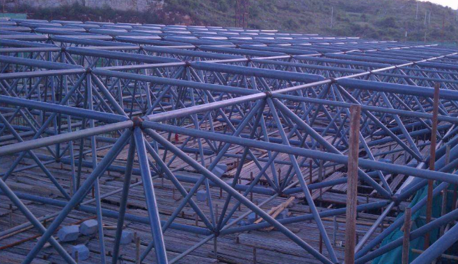 和龙概述网架加工公司对网架保温隔热的办法